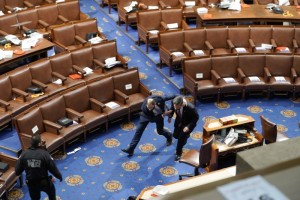 Urgent ! Le Capitol envahi par des pro-Trump!