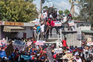 Une immense marée humaine proteste contre Moïse et l’insécurité