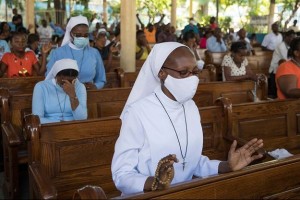 Soulagement après la libération des religieux