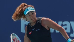 Naomi Osaka cale au tournoi de Miami