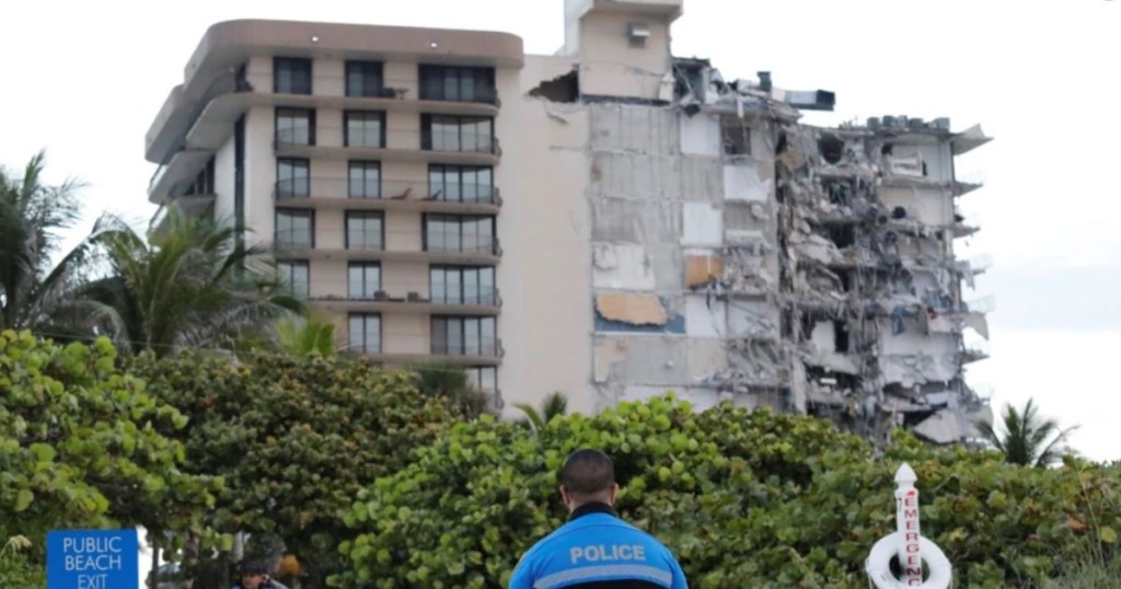 Un immeuble de 12 étages s’effondre à Miami, on déplore déjà 1 mort