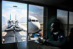 Des Nigérians arrêtés à l’aéroport Toussaint Louverture pour trafic de cocaïne