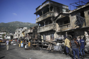 Un camion-citerne explose en Haïti, le bilan provisoire monte à 62 morts