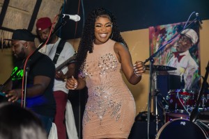 Rutshelle Guillaume remporte le trophée NRJ Antilles grâce à son talent et… vos soutiens