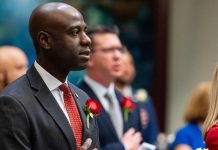 Floride : quand un député né en Haïti adopte une ligne de fer contre les immigrants — contradiction ou choix politique ?
